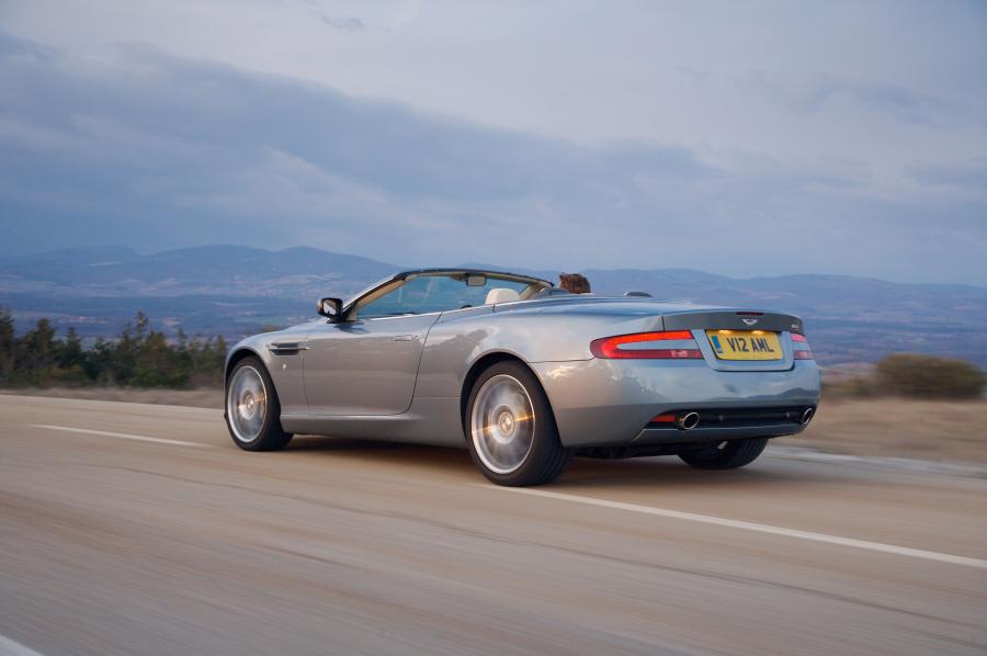  Aston Martin DB9 Volante 2004 года  (UK) (фото 8 из 38)
